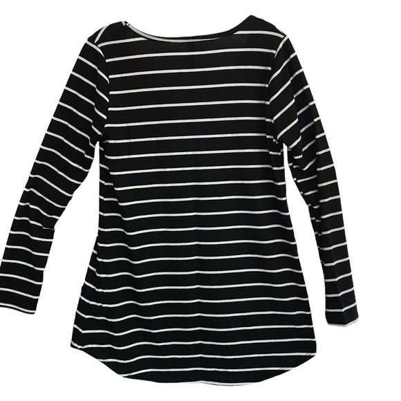 LulaRoe LYNNAE Size SMALL Black & White Stripe Long Sleeve Ribbed Hi-Low Hem - Picture 3 of 6